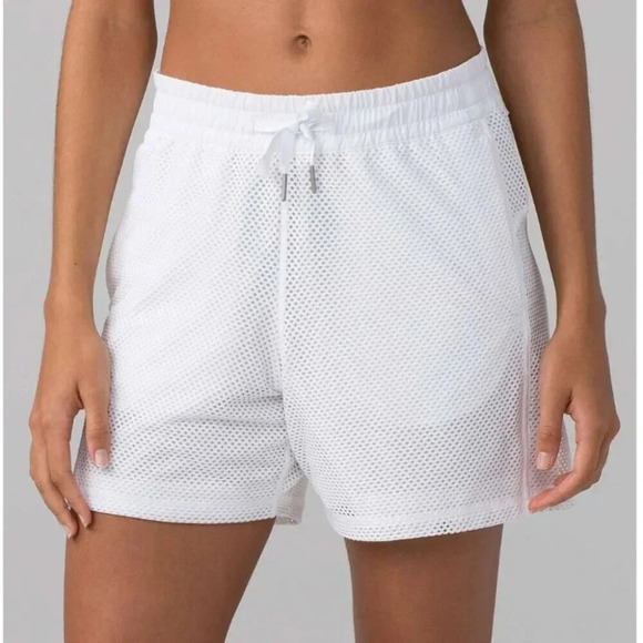 Lululemon Mesh On Mesh Short 5" White Size 6 - Picture 1 of 7